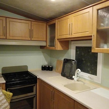 Lovely 3 Bedroom 8 Berth Caravan In Rhyl Zewnętrze zdjęcie